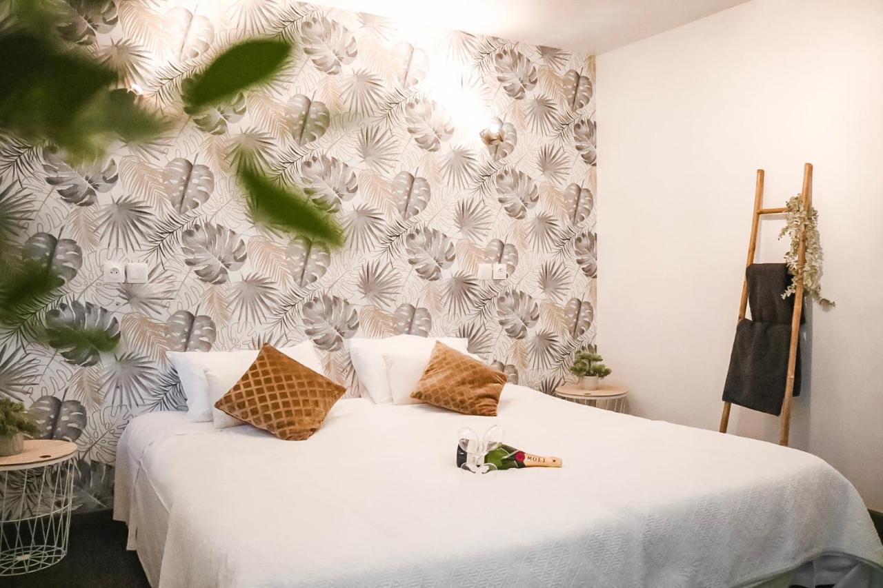 Maria Grazia Hotel Saint-Gâtien-des-Bois Dış mekan fotoğraf